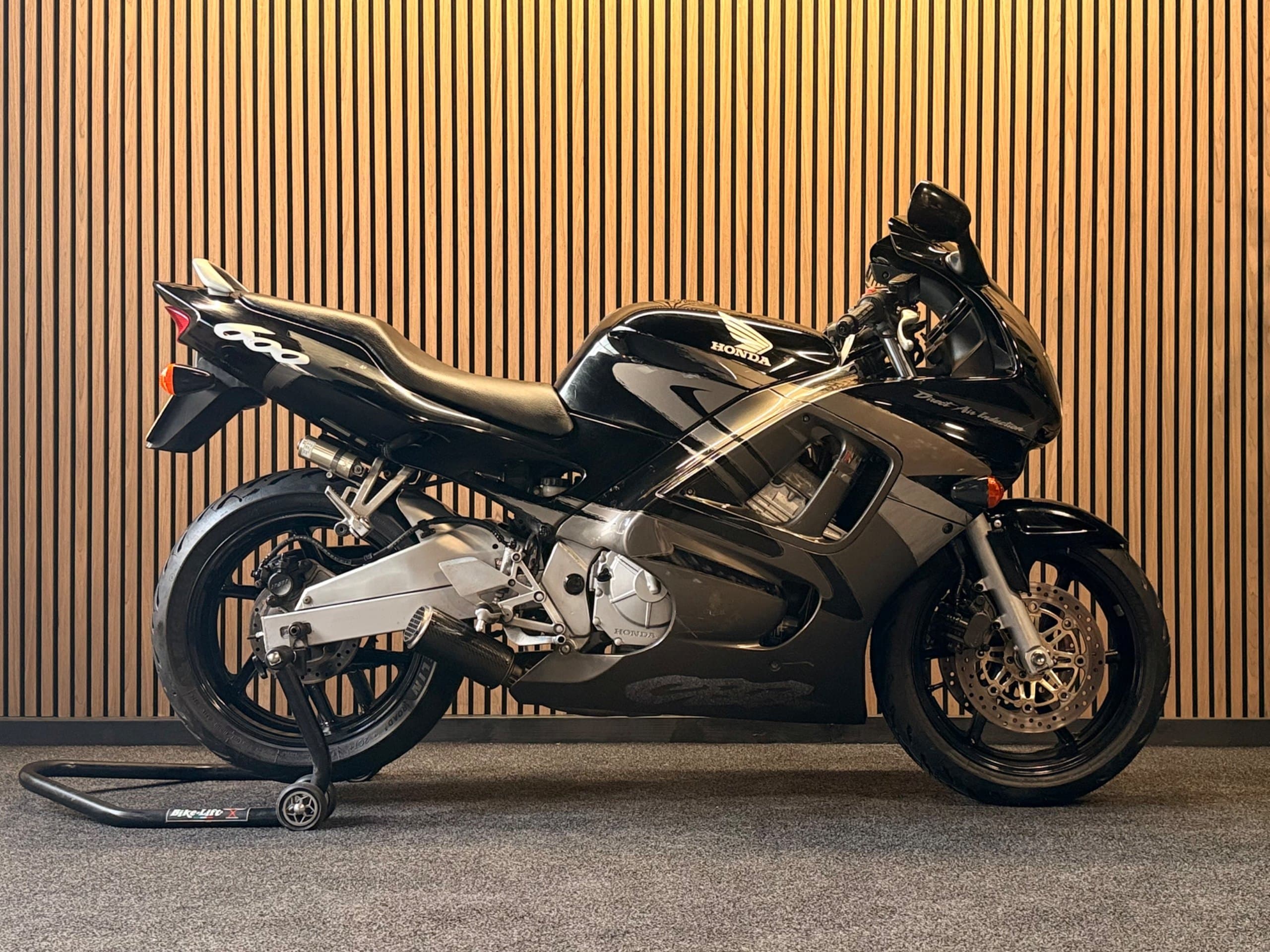 Honda CBR 600 F3 A2/35kW foto 1